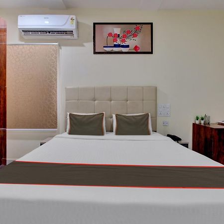 Collection O Hotel Mango Tree Khammam Bagian luar foto