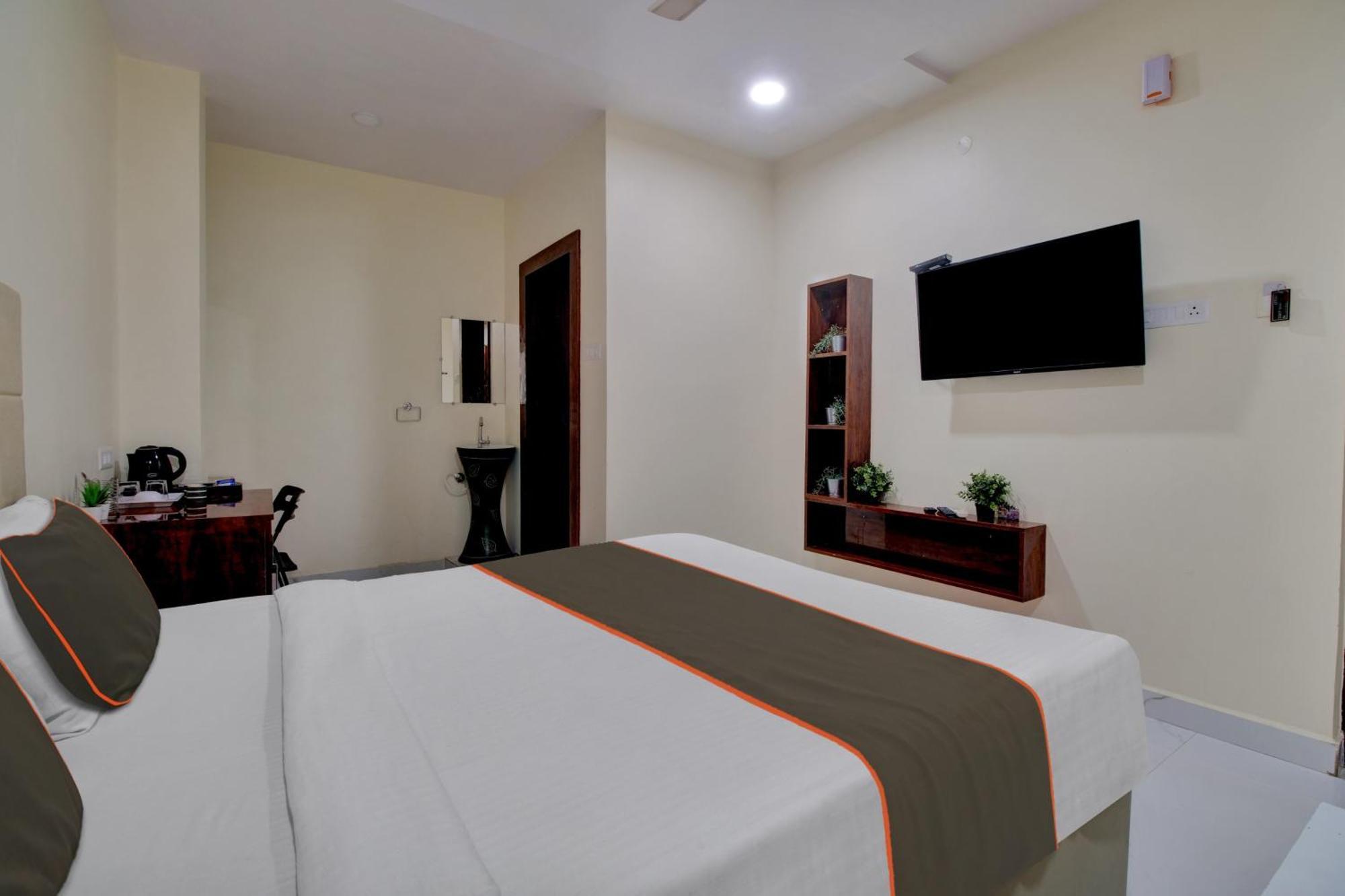 Collection O Hotel Mango Tree Khammam Bagian luar foto